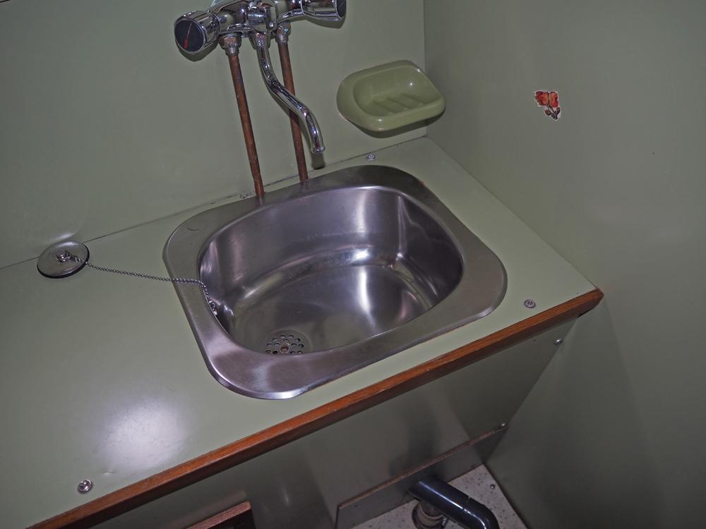 Aft cabin, Accommodation